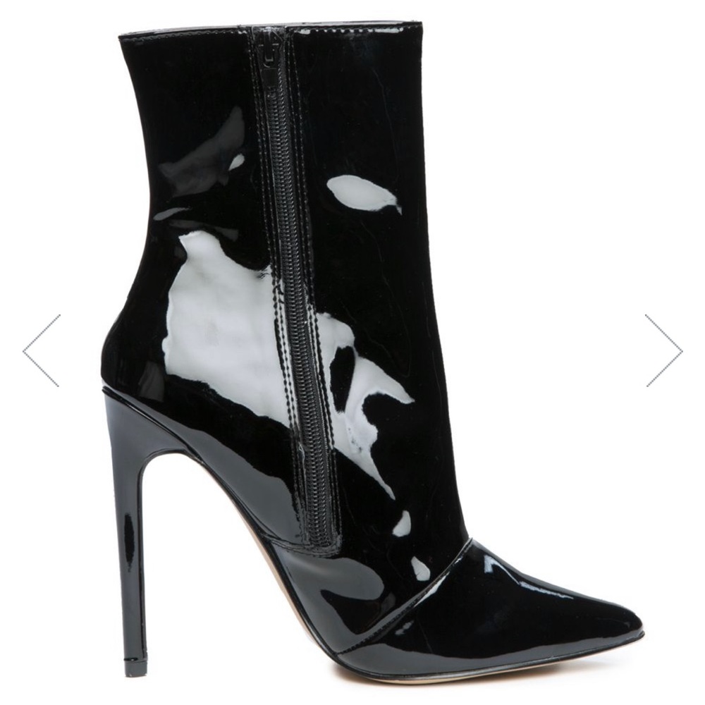 NEW Steve Madden Wagner Patent Heeled Booties Patent 9